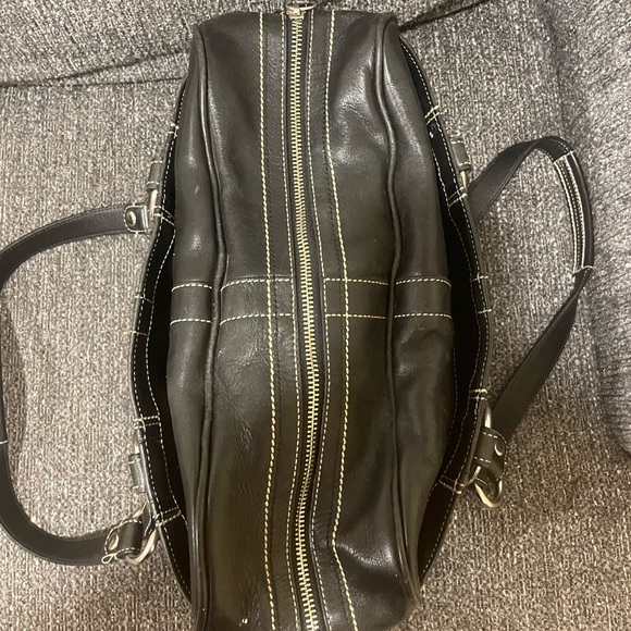 Coach authentic bag black this is from 7 years ago or longer … - Picture 3 of 5